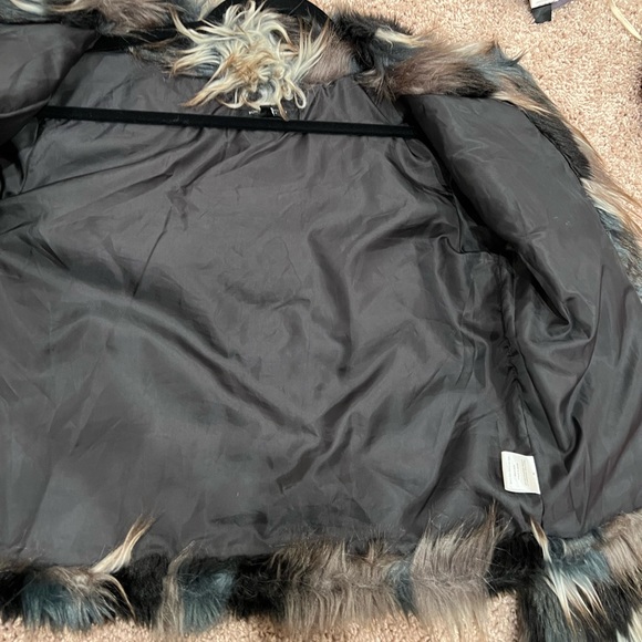 Tri Color Fur - Picture 5 of 7